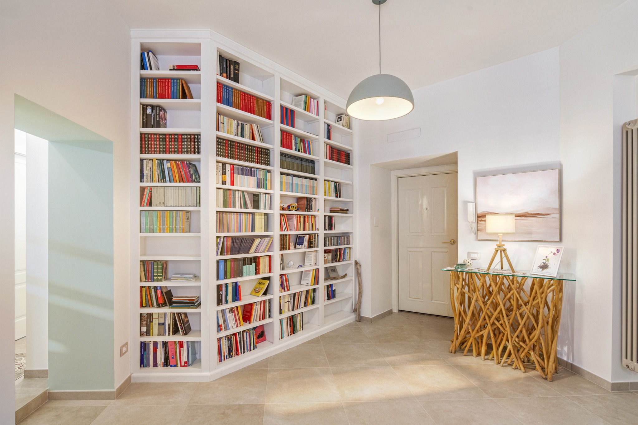 Libreria bianca su misura
